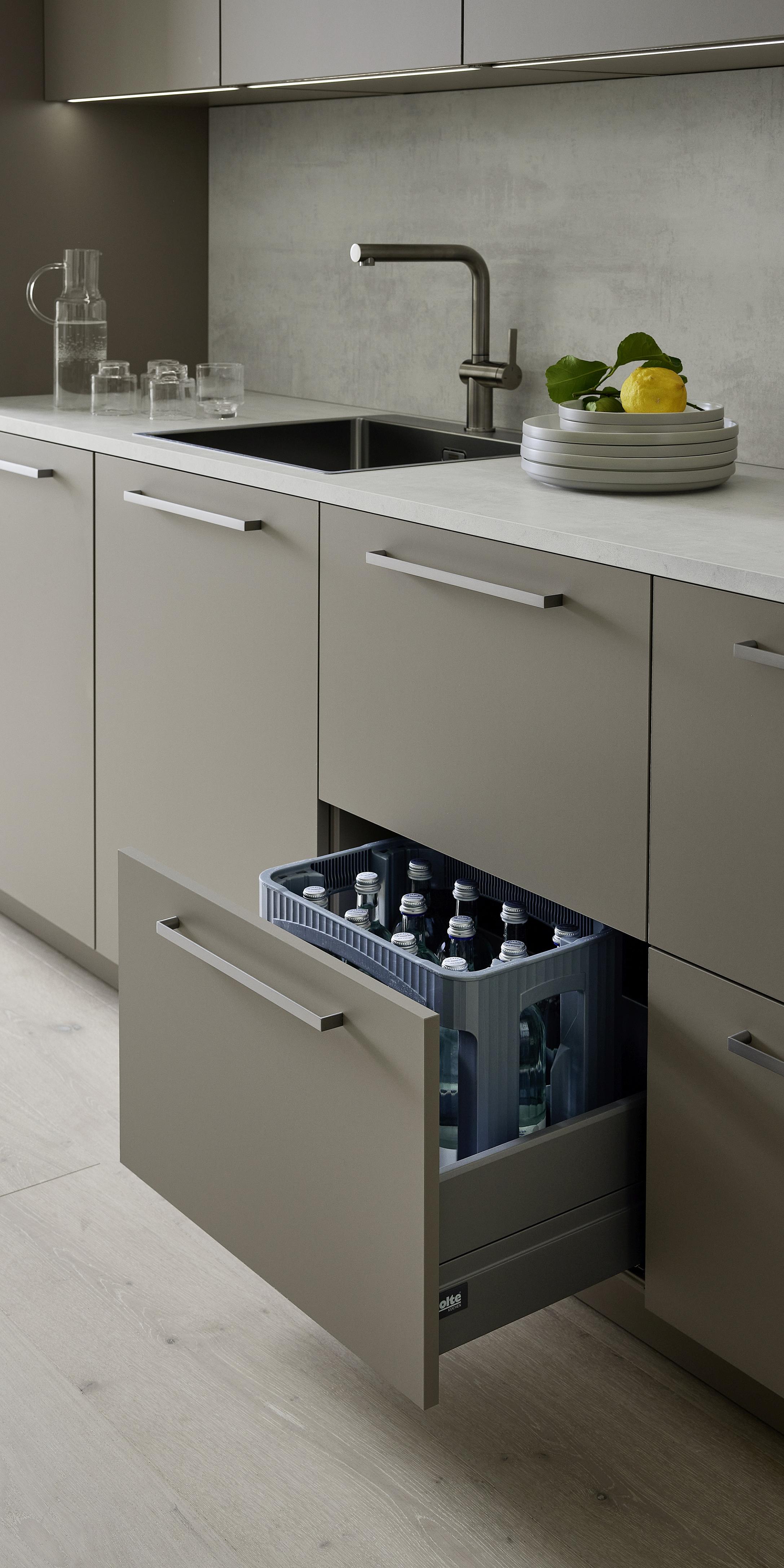 Nolte Küchenzeile mit Auszug für Getränkekiste bodentief